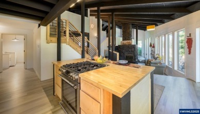 Located on a quiet cul-de-sac in a desirable community, this