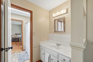 Fabulous Renovation! Close to the Beach and Rental Docks! - photo 16
