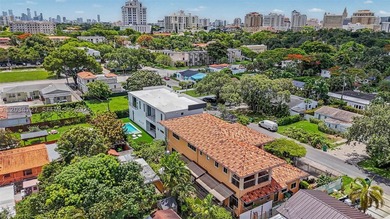 A Home of Distinction! Mediterranean-style, Cuban-inspired 2017 - photo 14