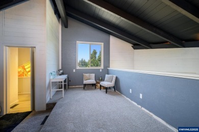 Located on a quiet cul-de-sac in a desirable community, this