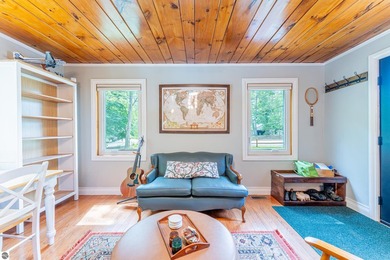This meticulously maintained 2 bed, 2 bath home is a gem! - photo 10