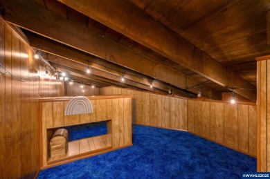 Located on a quiet cul-de-sac in a desirable community, this