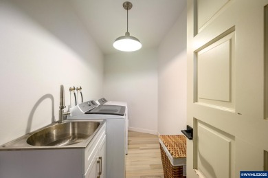 Located on a quiet cul-de-sac in a desirable community, this