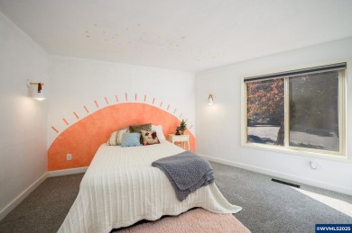 Located on a quiet cul-de-sac in a desirable community, this