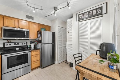 Welcome to one of Sterling Village's most coveted residences - photo 8