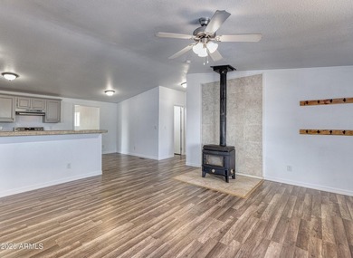 8429 Pinon Drive, Show Low, AZ 85901 - Freshly updated and - photo 2