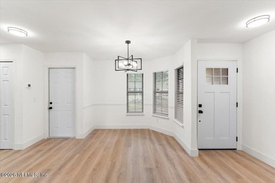 Welcome home to this beautifully updated 3-bedroom, 2-bath gem - photo 4