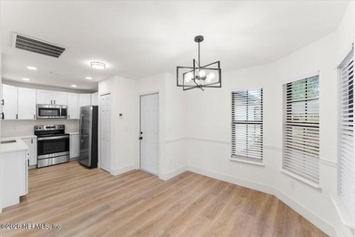 Welcome home to this beautifully updated 3-bedroom, 2-bath gem - photo 5