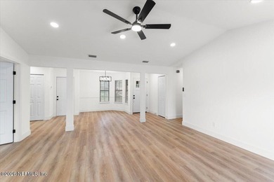 Welcome home to this beautifully updated 3-bedroom, 2-bath gem - photo 9