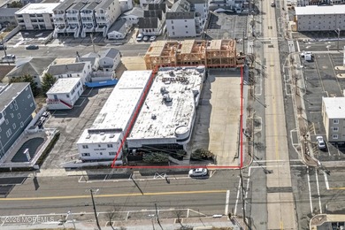 One of a kind Beachside, Ocean Block Strip Center located on the - photo 40