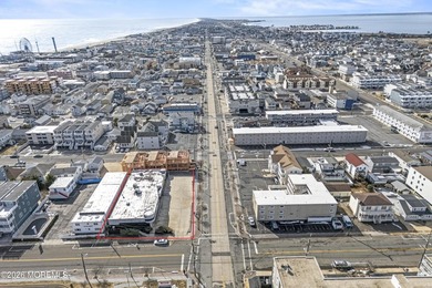 One of a kind Beachside, Ocean Block Strip Center located on the - photo 41