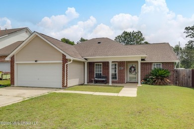 Fresh new flooring, a price improvement, and a location that's - photo 1