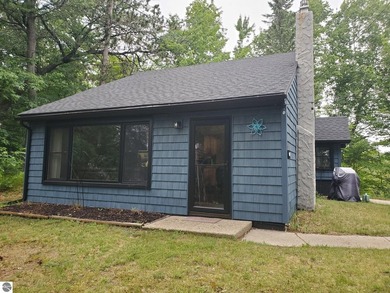 LAKE ST HELEN!! Beautiful 3-bedroom, 2 bath chalet home on two - photo 1