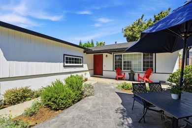 New Lower Price! This must see charming 3 bedroom, one and a - photo 2