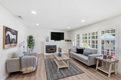 New Lower Price! This must see charming 3 bedroom, one and a - photo 4