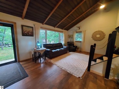 LAKE ST HELEN!! Beautiful 3-bedroom, 2 bath chalet home on two - photo 6