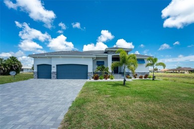 Rotonda West Lakes and Canals Home For Sale in Rotonda West Florida