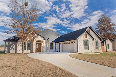 Welcome to this spacious, modern luxury home tucked away on a - photo 2