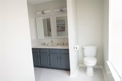 ALERT!! A NEW EVEN LOWER PRICE AND A NEW ROOF! Lovely, renovated - photo 8