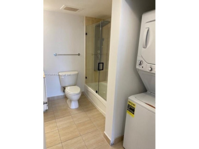 Nice and spacious 1 Bed 1 Bath, beautiful views of Biscayne