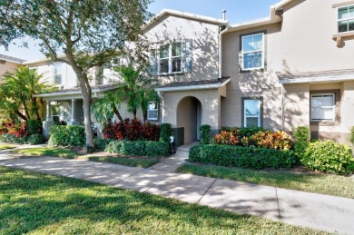 Lake Townhome/Townhouse For Sale in Vero Beach, Florida