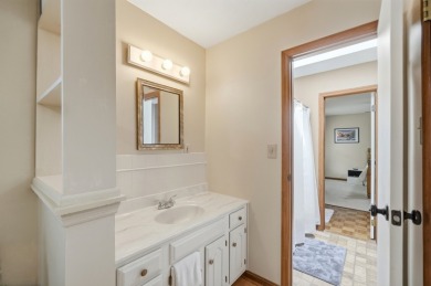 Fabulous Renovation! Close to the Beach and Rental Docks! - photo 18