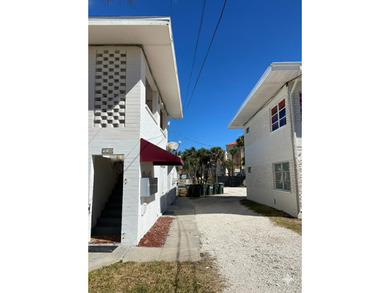 11 Apartment Suites, extremely close to Daytona Beach.  Spread - photo 3