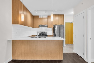RARE 1 BED+ DEN+ FLEX in highly sought-after 'SOCIAL' in Mount - photo 12