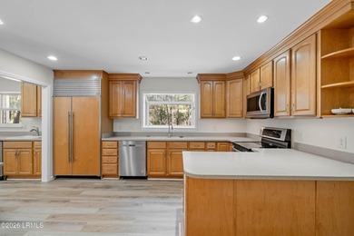 Welcome to 11 Redwood Lane on desirable Lady's Island! Situated - photo 13