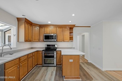 Welcome to 11 Redwood Lane on desirable Lady's Island! Situated - photo 16