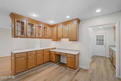 Welcome to 11 Redwood Lane on desirable Lady's Island! Situated - photo 18
