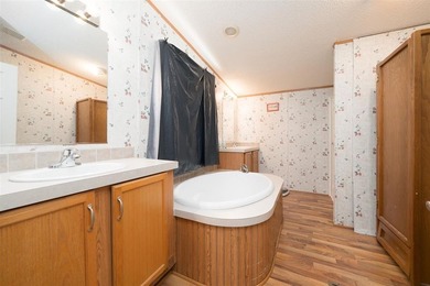 This thoughtfully configured 2128 sq ft home offers 4 bedrooms - photo 20