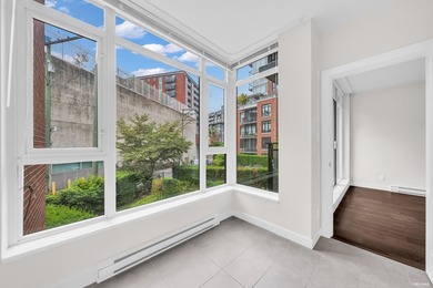 RARE 1 BED+ DEN+ FLEX in highly sought-after 'SOCIAL' in Mount - photo 23