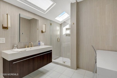 Fabulous renovated high-tech home! With beautiful POOL! Chefs' - photo 25