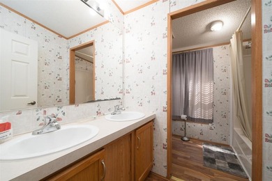 This thoughtfully configured 2128 sq ft home offers 4 bedrooms - photo 27