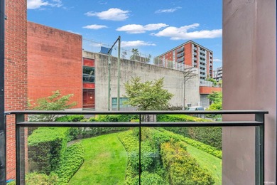 RARE 1 BED+ DEN+ FLEX in highly sought-after 'SOCIAL' in Mount - photo 28