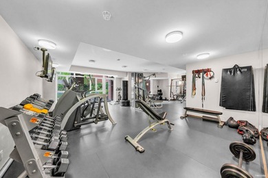 RARE 1 BED+ DEN+ FLEX in highly sought-after 'SOCIAL' in Mount - photo 32