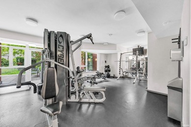 RARE 1 BED+ DEN+ FLEX in highly sought-after 'SOCIAL' in Mount - photo 33