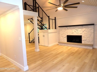 Timeless cabin charm meets today's modern comforts! This - photo 3
