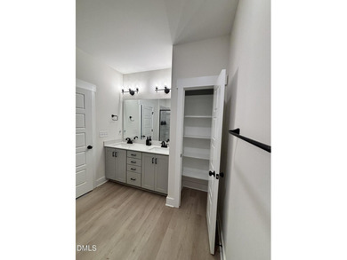 Welcome to your DREAM home! Move in ready! Beautiful ''Chest - photo 10