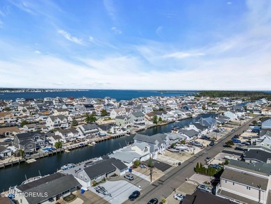 Welcome to 1838 Skiff court! Beautiful WATERFRONT home located - photo 55