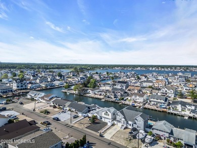 Welcome to 1838 Skiff court! Beautiful WATERFRONT home located - photo 57