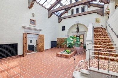 Built in 1927 during Detroit's Golden Age, 189 Cloverly reflects - photo 8