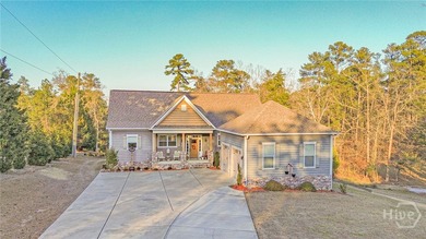 Enjoy lake living in the Soap Creek Community just off the main - photo 2