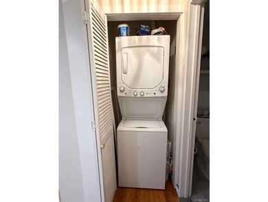 Totally Renovated Clearview One Bedroom (Lower Level, Square - photo 11