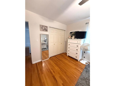 Totally Renovated Clearview One Bedroom (Lower Level, Square - photo 14