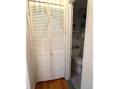Totally Renovated Clearview One Bedroom (Lower Level, Square - photo 18