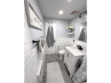 Totally Renovated Clearview One Bedroom (Lower Level, Square - photo 23