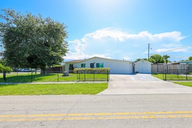 NO HOA! Nicely kept 3-bedroom, 2-bath single-family home - photo 1