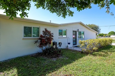 NO HOA! Nicely kept 3-bedroom, 2-bath single-family home - photo 4